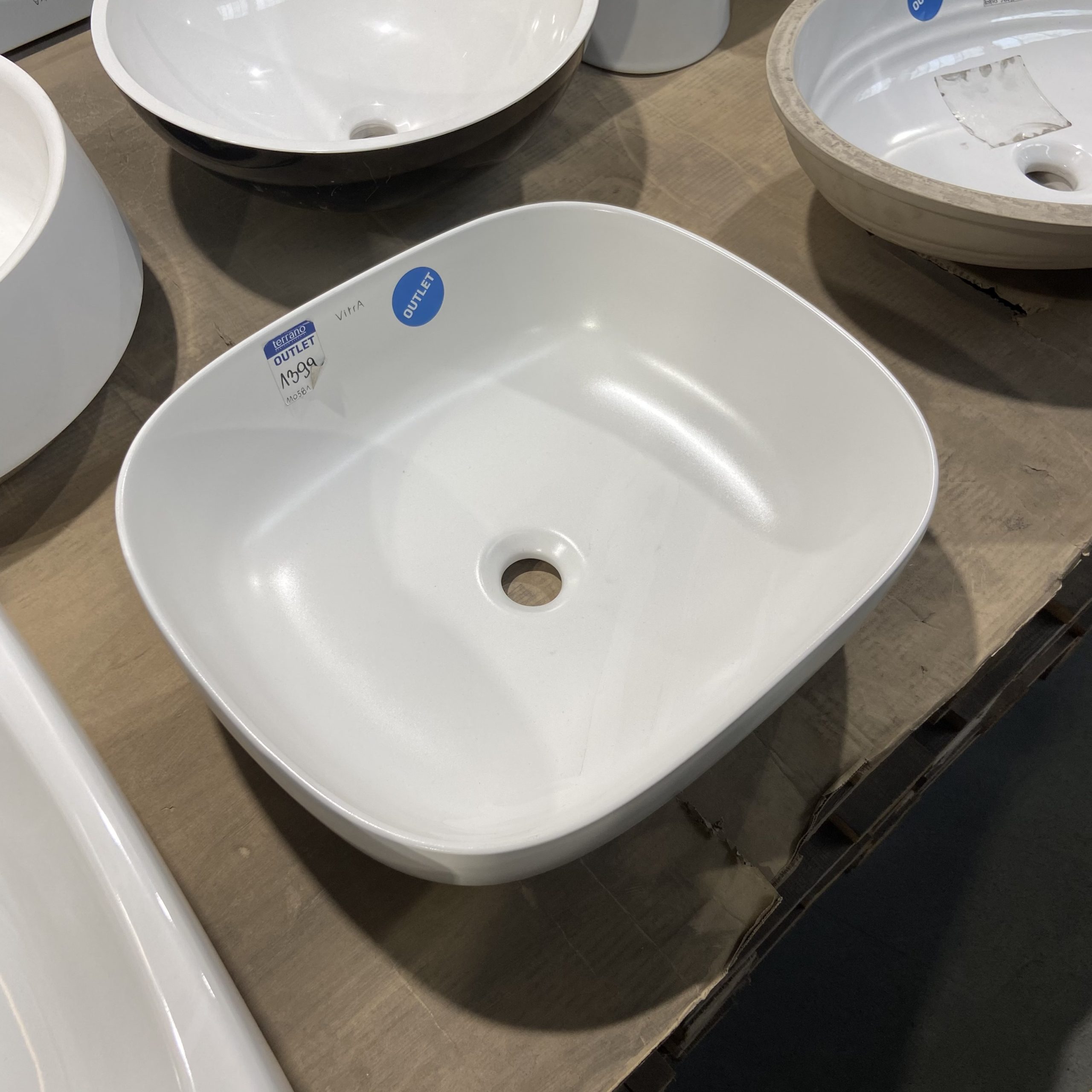 OUTLET: VITRA 5994B401-0016 OUTLINE, UMYWALKA KWADRATOWA, 47 CM, BIAŁY MAT, Z&nbsp;KORKIEM CERAMICZNYM