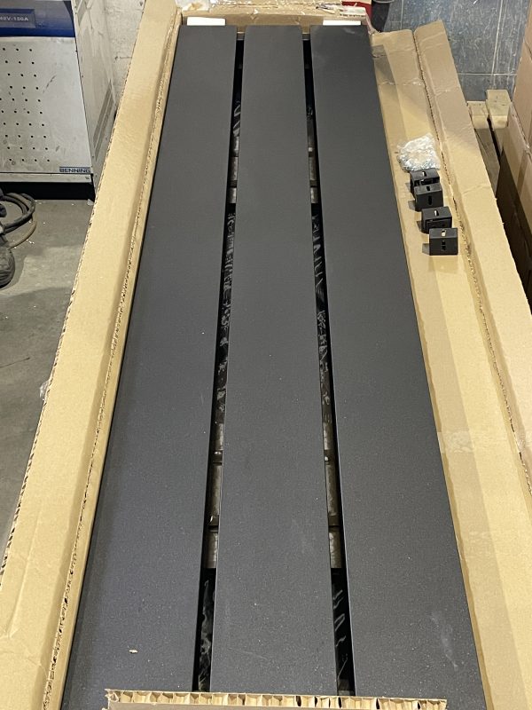 OUTLET: VASCO BEAMS GRZEJNIK 3-ELEMENTOWY PIONOWY 49X200 CM, MOC 1983, KOLOR BLACK JANUARY + ZAWÓR CHROM